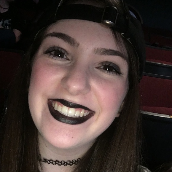 Meet your Posher, Katherine - Picture 1 of 4